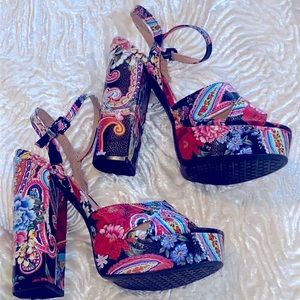 Chinese Laundry Rose Graphic Heels